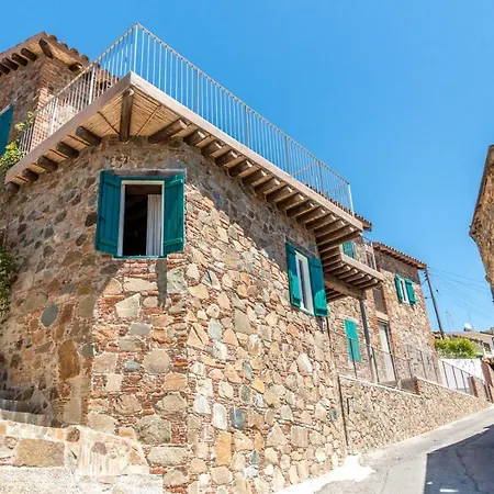 Living منزل ريفي Farmakas