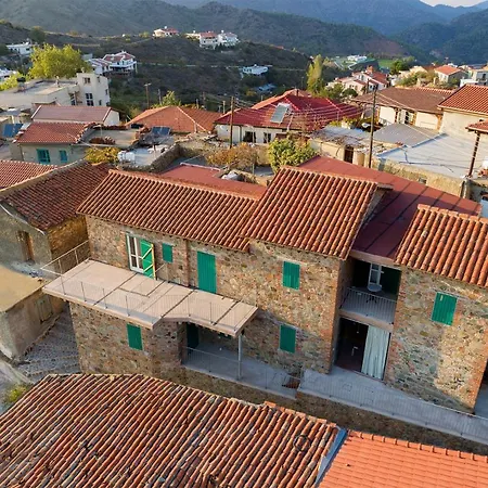 Living منزل ريفي Farmakas